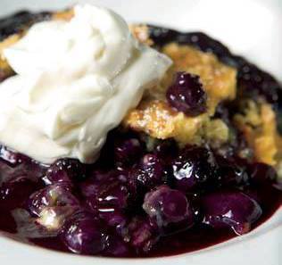 EASY AND DELICIOUS BLUEBERRY DUMP CAKE