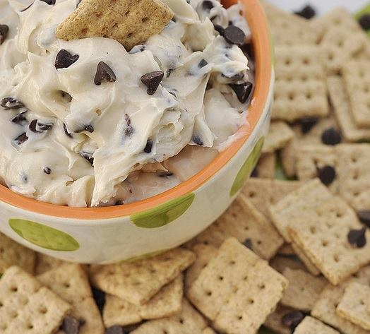 DELICIOUS CHOCOLATE CHIP DIP