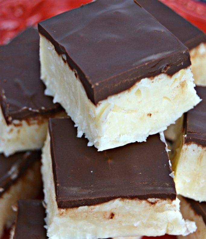 FLAVORFUL COCONUT MOUNDS FUDGE