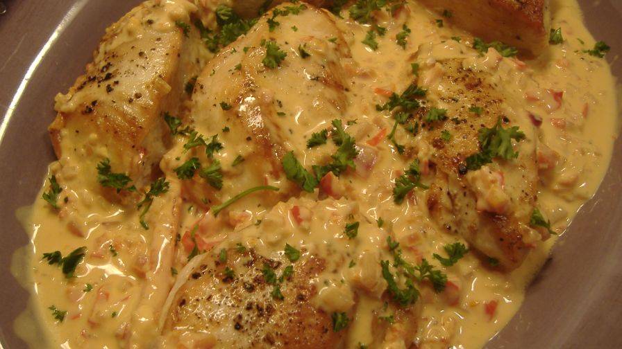 BEST GRILLED CHICKEN BREAST WITH CREAMY RED PEPPER SAUCE
