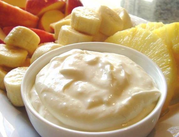FLAVORFUL AND DELICIOUS FRUIT AND DIP