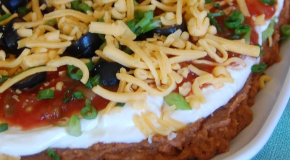 THE EASIEST SEVEN LAYER TACO DIP