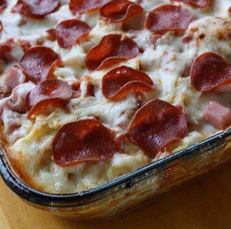 EASY AND PERFECT PIZZA CASSEROLE