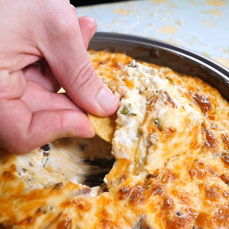 EASY 5 INGREDIENTS CHEESY BACON DIP
