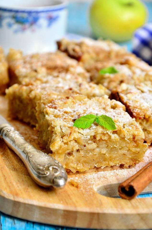 BEST AND PERFECT APPLE PIE BARS