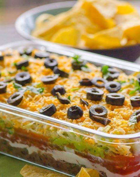 THE BEST SEVEN LAYER TACO DIP