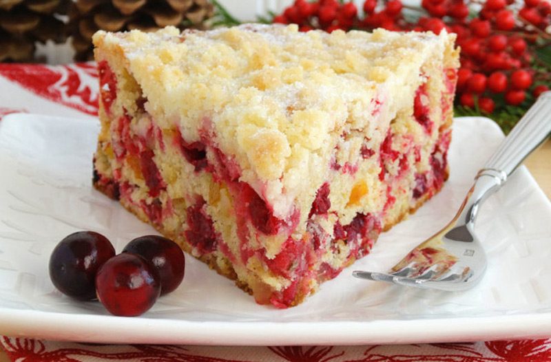 EASY CHRISTMAS CRANBERRY BUCKLE